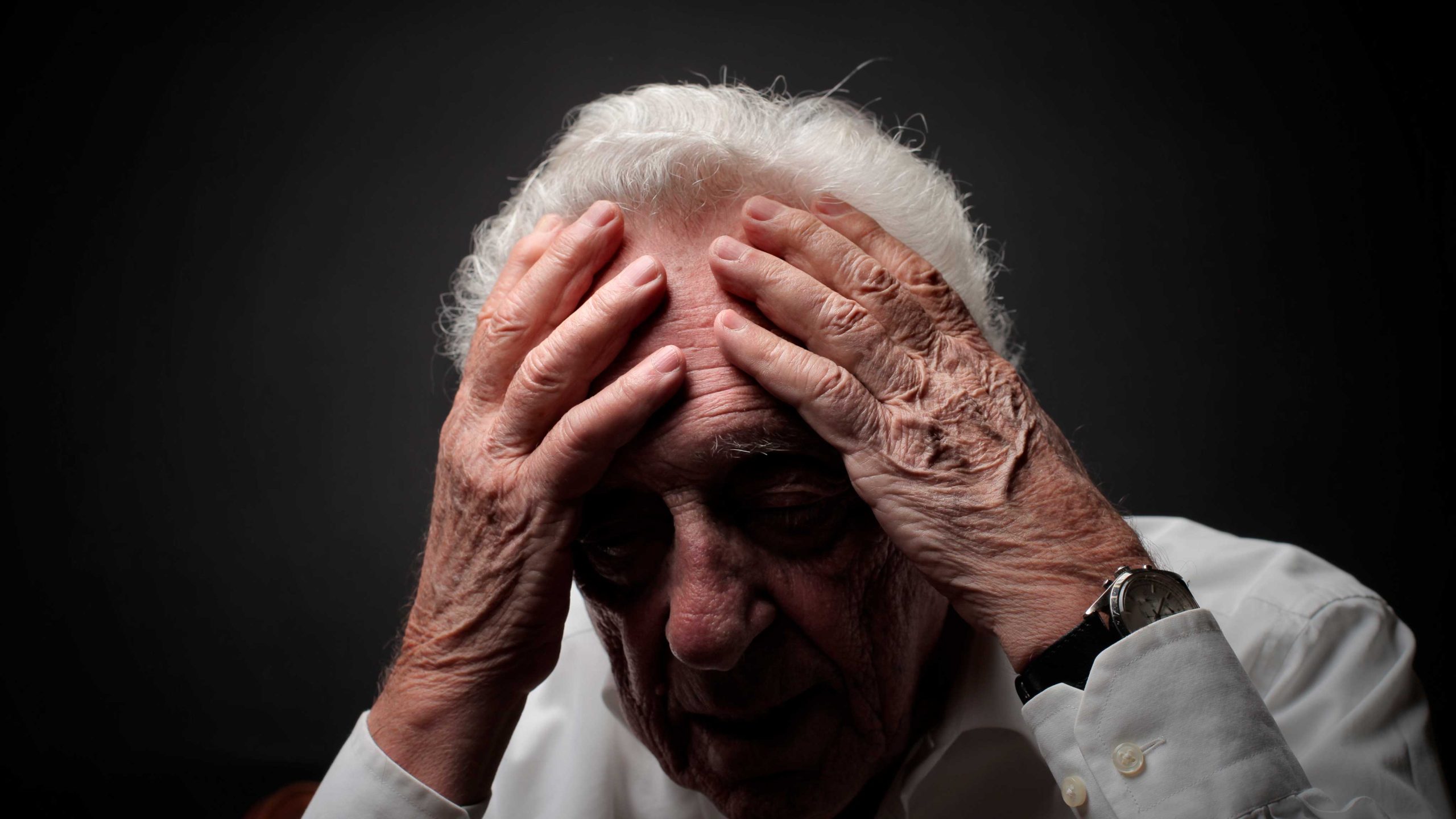 Delirium en Adultos Mayores: Guía Completa para Cuidadores y Familiares